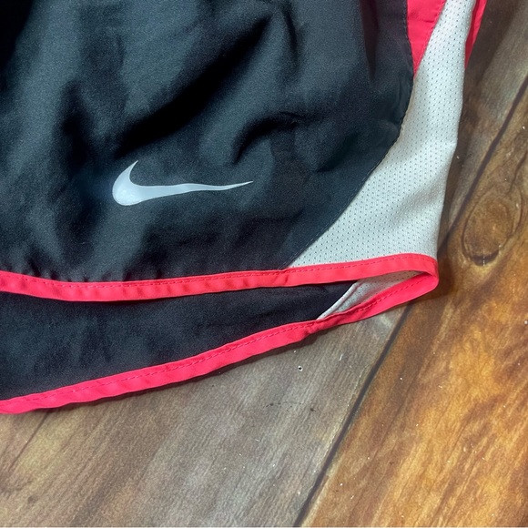 Nike Dri-Fit Tempo shorts XS - Picture 2 of 3